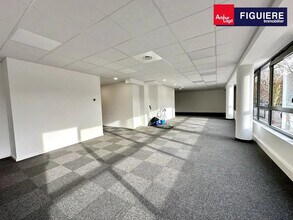 11 Avenue Des Belges, Aix-en-Provence to rent Interior Photo- Image 2 of 8