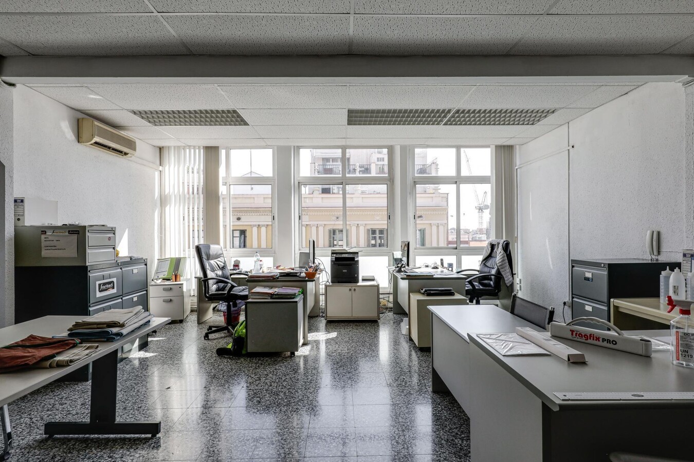 Barcelona, BAR 08025 - Unit 3 - - Interior Photo - Image 2 of 18