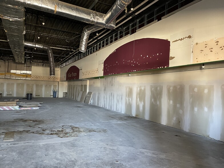 115 6th Ave, Huntington, WV to rent - Building Photo - Image 2 of 6