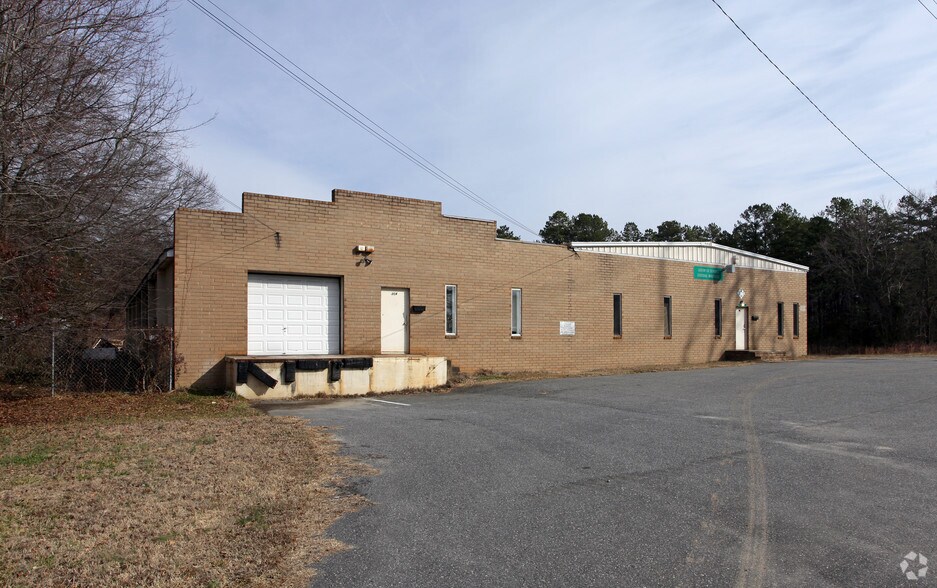 304-306 E Jenkins St, Dallas, NC for sale - Building Photo - Image 2 of 15