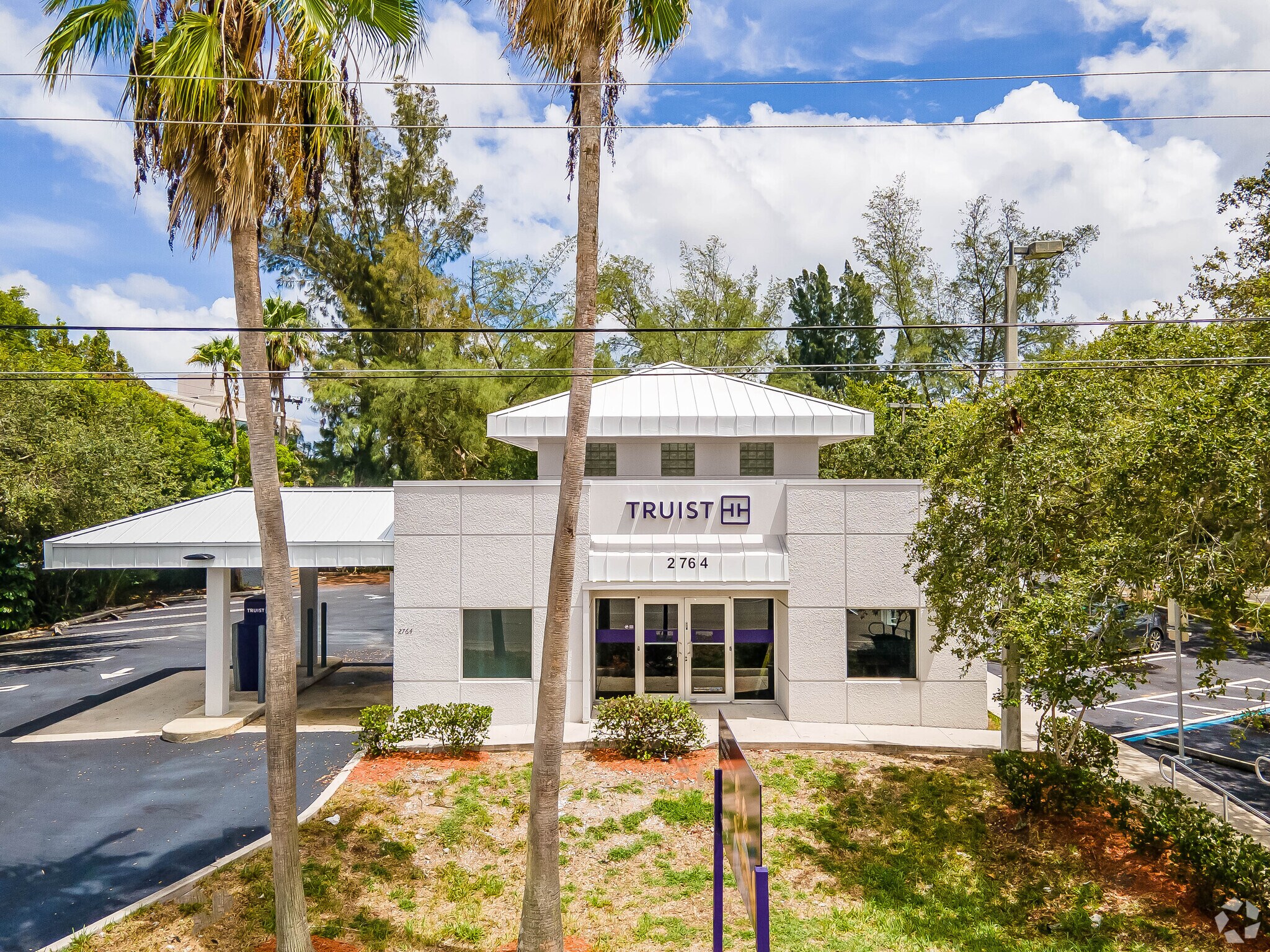 2764 S Congress Ave, Palm Springs 33461 - New NNN Truist Bank in Palm