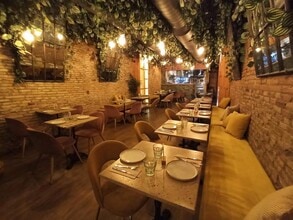 Retail in Barcelona, Barcelona to rent Interior Photo- Image 2 of 18