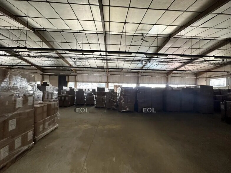 Industrial in Meaux to rent - Interior Photo - Image 3 of 8