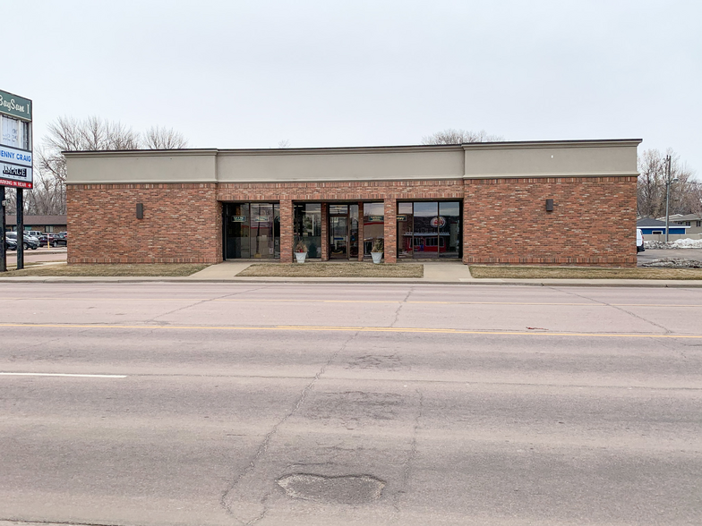 2520 W 41st St, Sioux Falls, SD for rent - Building Photo - Image 1 of 8