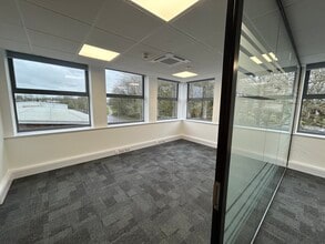 Bond Av, Milton Keynes to rent Interior Photo- Image 1 of 6