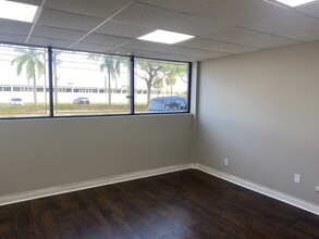 1400-1414 SW 13th Ct, Pompano Beach, FL for rent Building Photo- Image 2 of 4