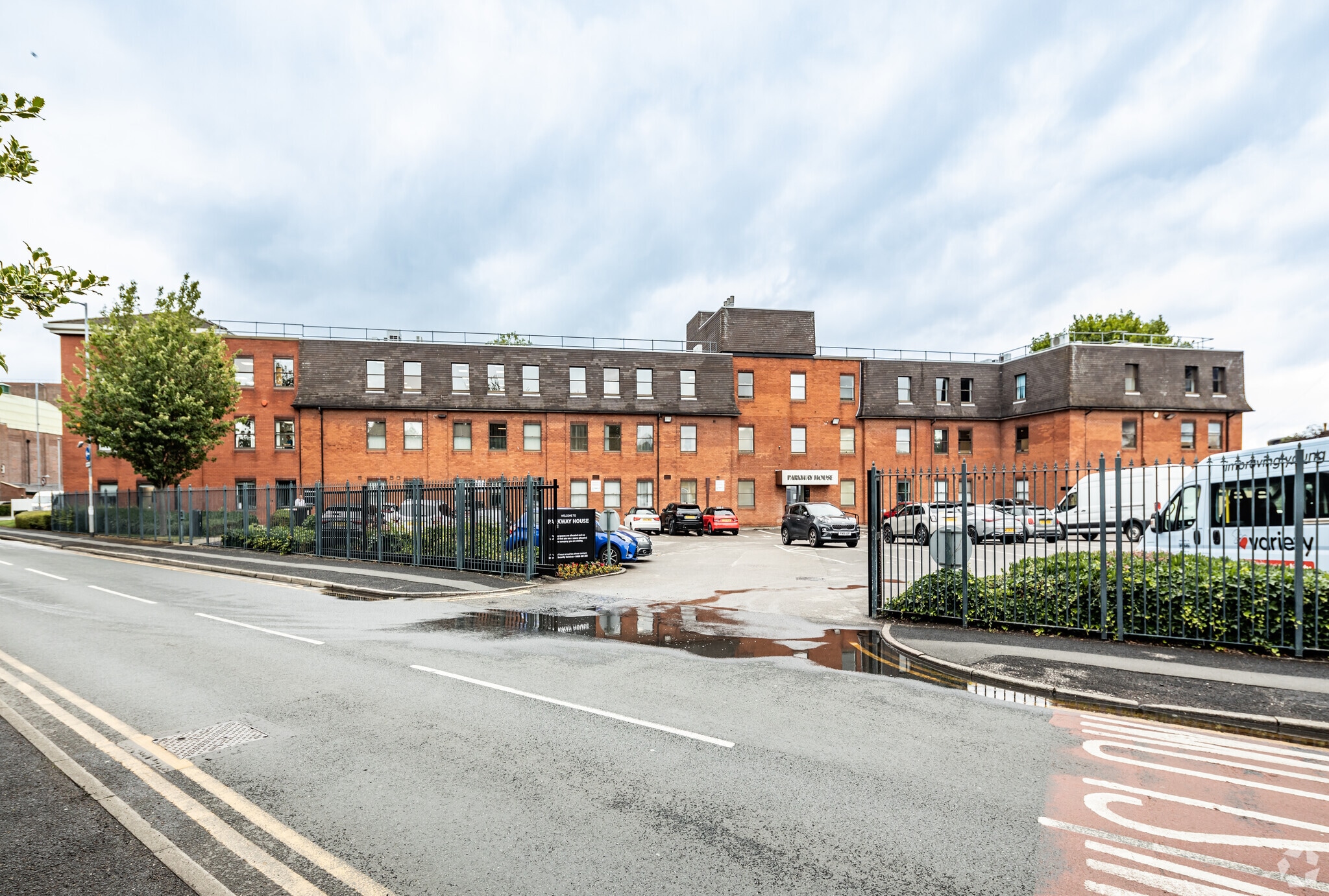 Palatine Rd, Manchester to rent Building Photo- Image 1 of 9