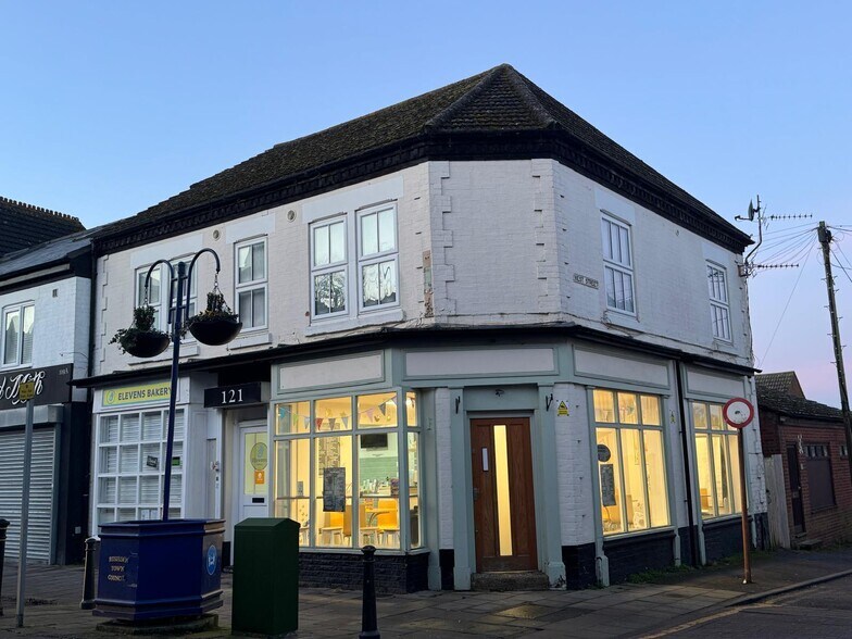121-121A High St, Rushden for sale - Building Photo - Image 1 of 1