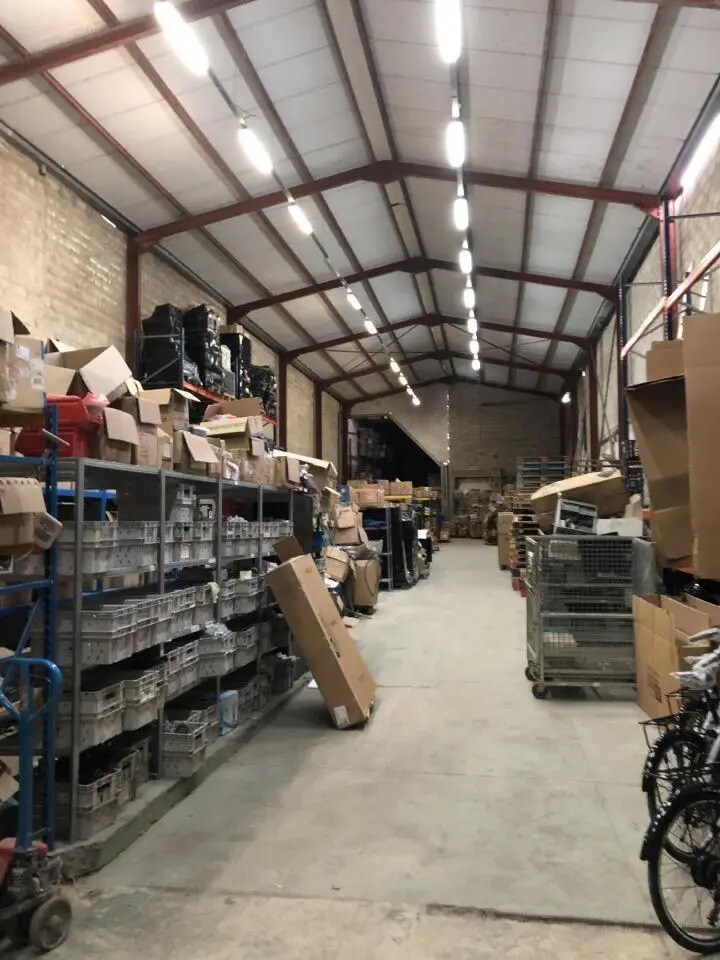 Light Industrial in Bagnolet to rent Interior Photo- Image 1 of 4