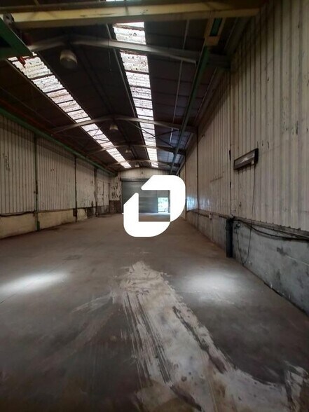 Light Industrial in Noisy Le Sec to rent - Interior Photo - Image 3 of 7