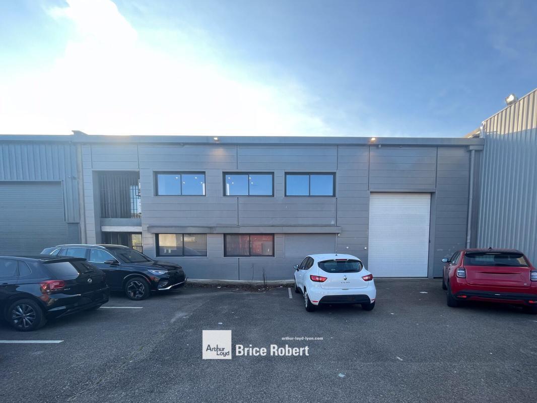 Industrial in Villeurbanne for sale Building Photo- Image 1 of 6