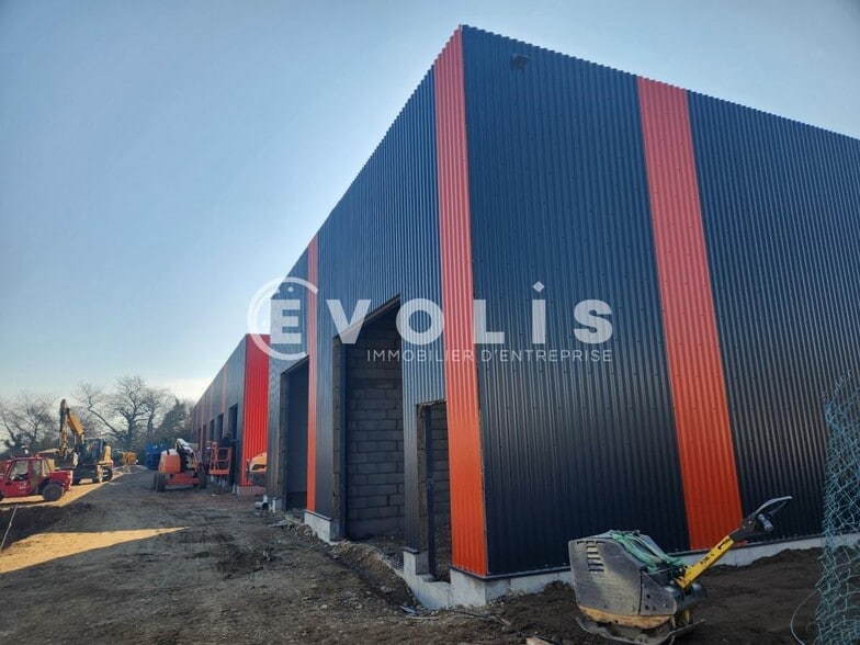 Light Industrial in Charvieu-Chavagneux for sale - Building Photo - Image 3 of 26