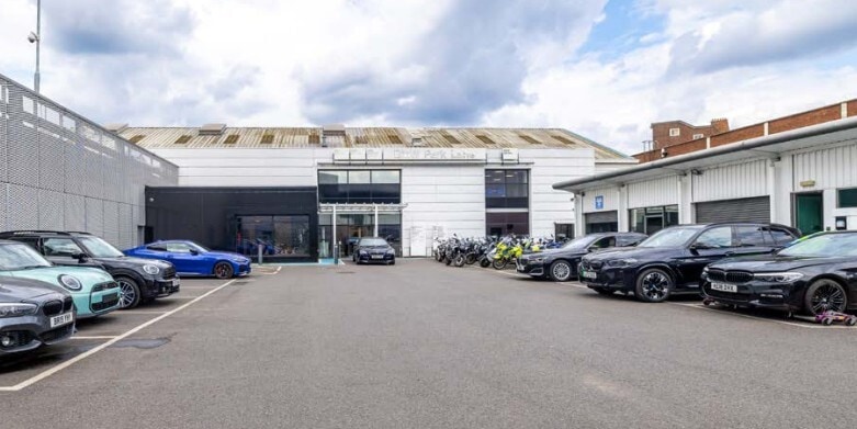 102-104 Stewarts Rd, London to rent - Building Photo - Image 3 of 3