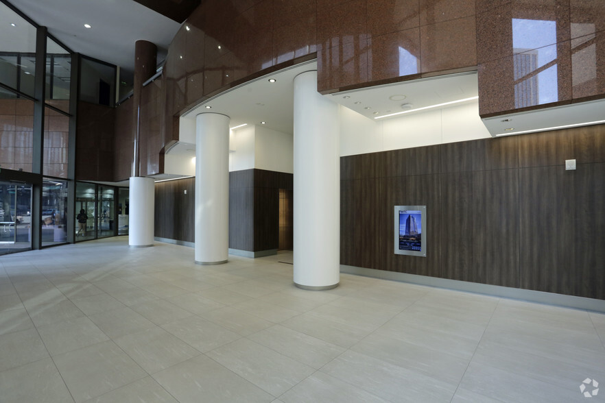 1 World Trade Ctr, Long Beach, CA for rent - Lobby - Image 3 of 25