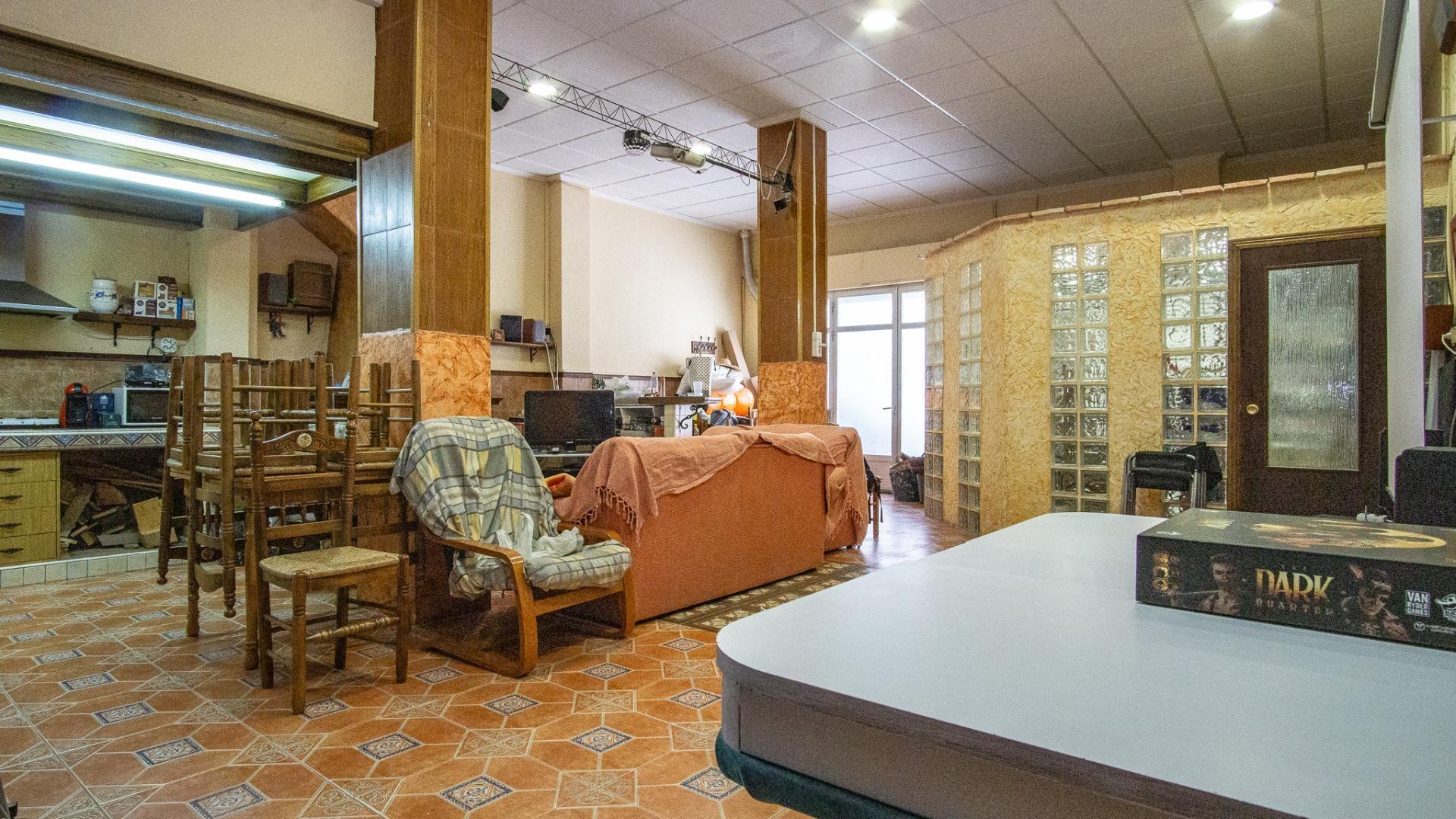 Retail in Elda, Alicante for sale Interior Photo- Image 1 of 6