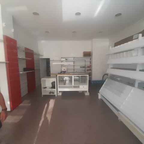 Retail in Novelda to rent Interior Photo- Image 1 of 11