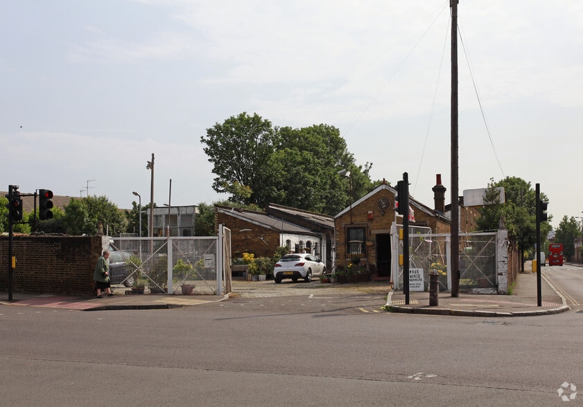 St James's Rd, London for sale - Primary Photo - Image 1 of 2