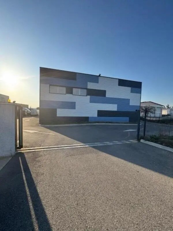 Vente Local d'activités 157 m² - Photo 1