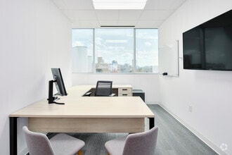 8609 Westwood Center Dr, Vienna, VA to rent Interior Photo- Image 2 of 6