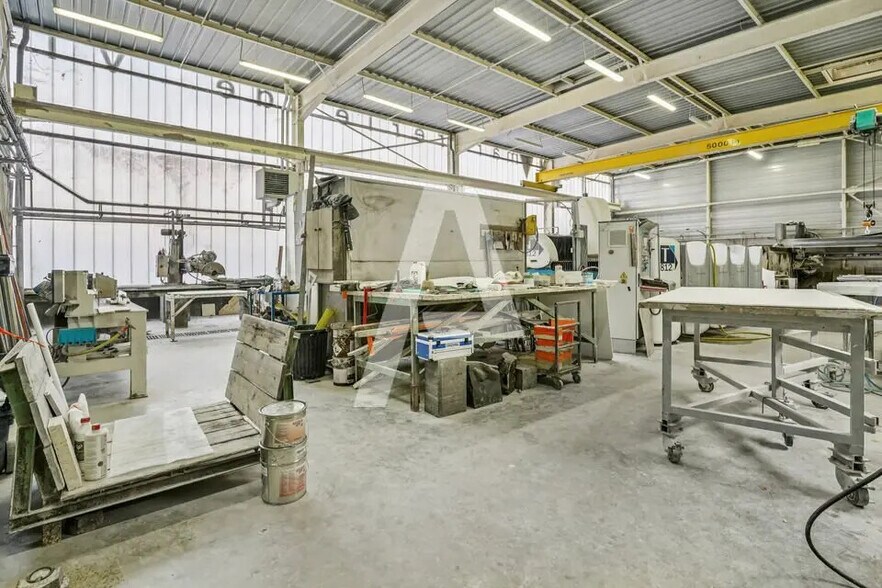 Light Industrial in Choisy-le-Roi to rent - Interior Photo - Image 2 of 5