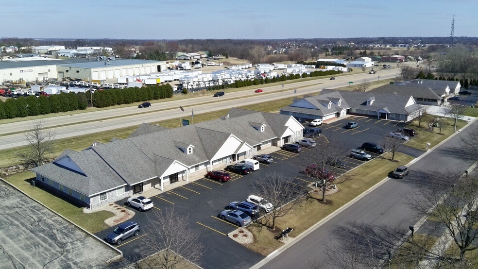 4517 Woodgate Dr, Janesville, WI to rent - Building Photo - Image 3 of 5