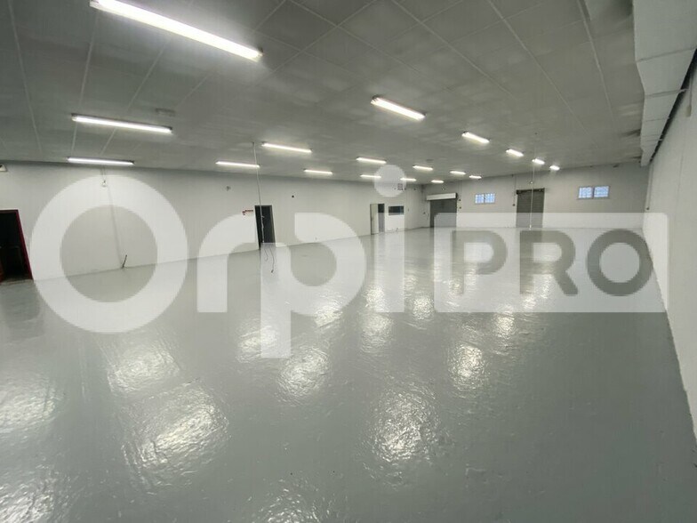 Light Industrial in Verdun-sur-Garonne for sale - Interior Photo - Image 1 of 10