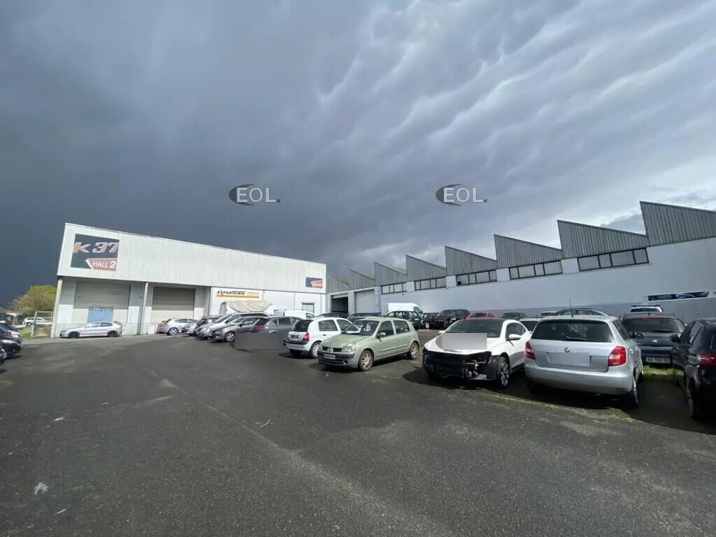 Vente Entrepôt 6 831 m² - Photo 1