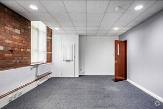 Woodvale Rd, Brighouse to rent Interior Photo- Image 1 of 5