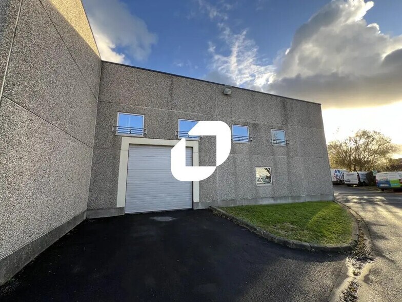 Office in Fretin to rent - Building Photo - Image 1 of 9