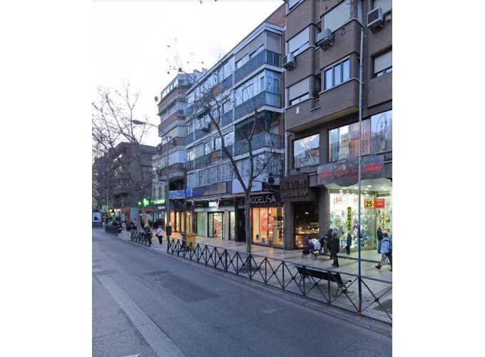 Residential in Madrid, MAD for sale - Primary Photo - Image 1 of 1