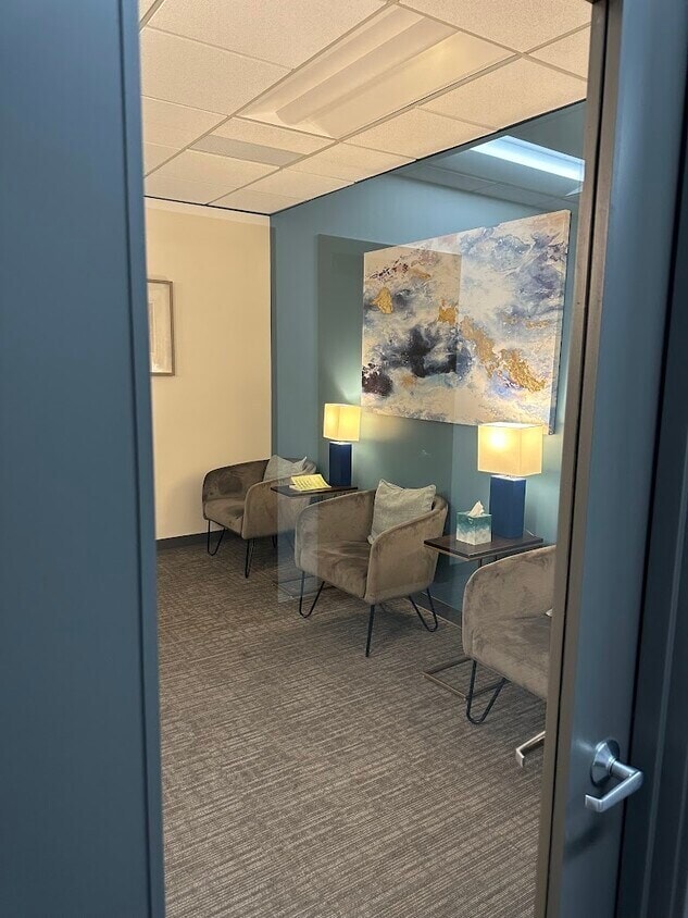 1750 112th Ave NE, Bellevue, WA to rent Interior Photo- Image 1 of 6