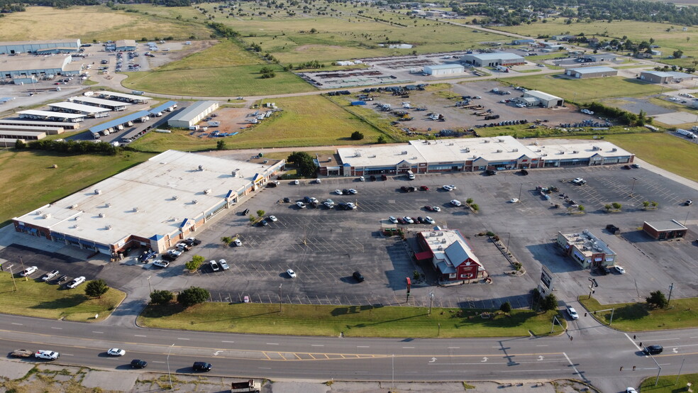 1627-1629 E US Highway 66, El Reno, OK for rent - Aerial - Image 1 of 5