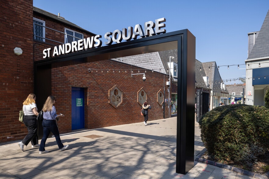 St Andrews Sq, Droitwich to rent - Building Photo - Image 2 of 8