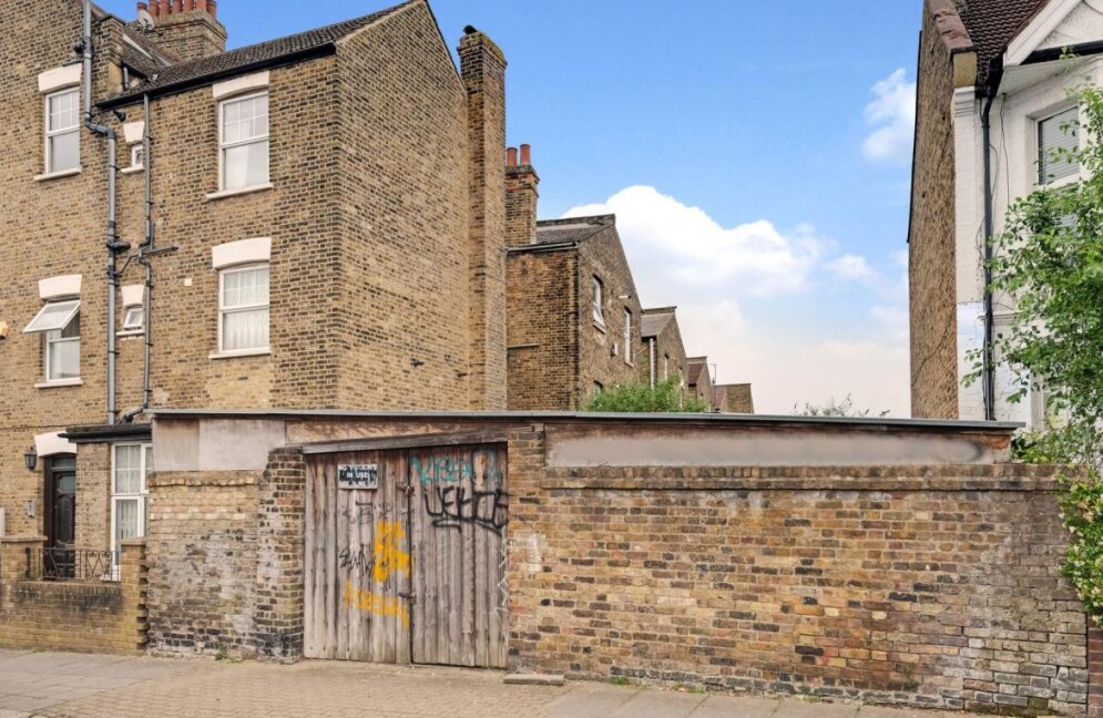 1 Hanover Rd, London for sale Primary Photo- Image 1 of 1