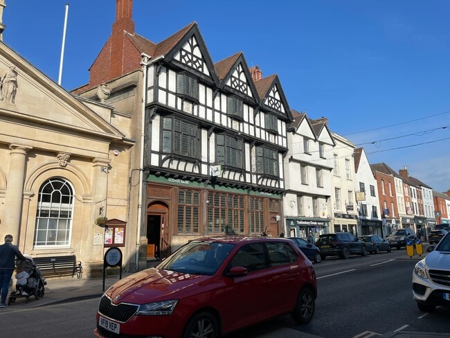 More details for 19 High St, Tewkesbury - Retail to Rent