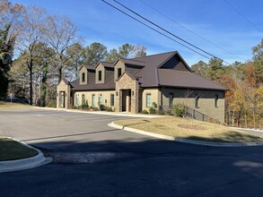 7101 Happy Hollow Rd, Trussville, AL for rent Building Photo- Image 2 of 4