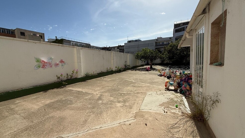 Retail in Santa Coloma de Gramenet, Barcelona to rent - Building Photo - Image 3 of 6