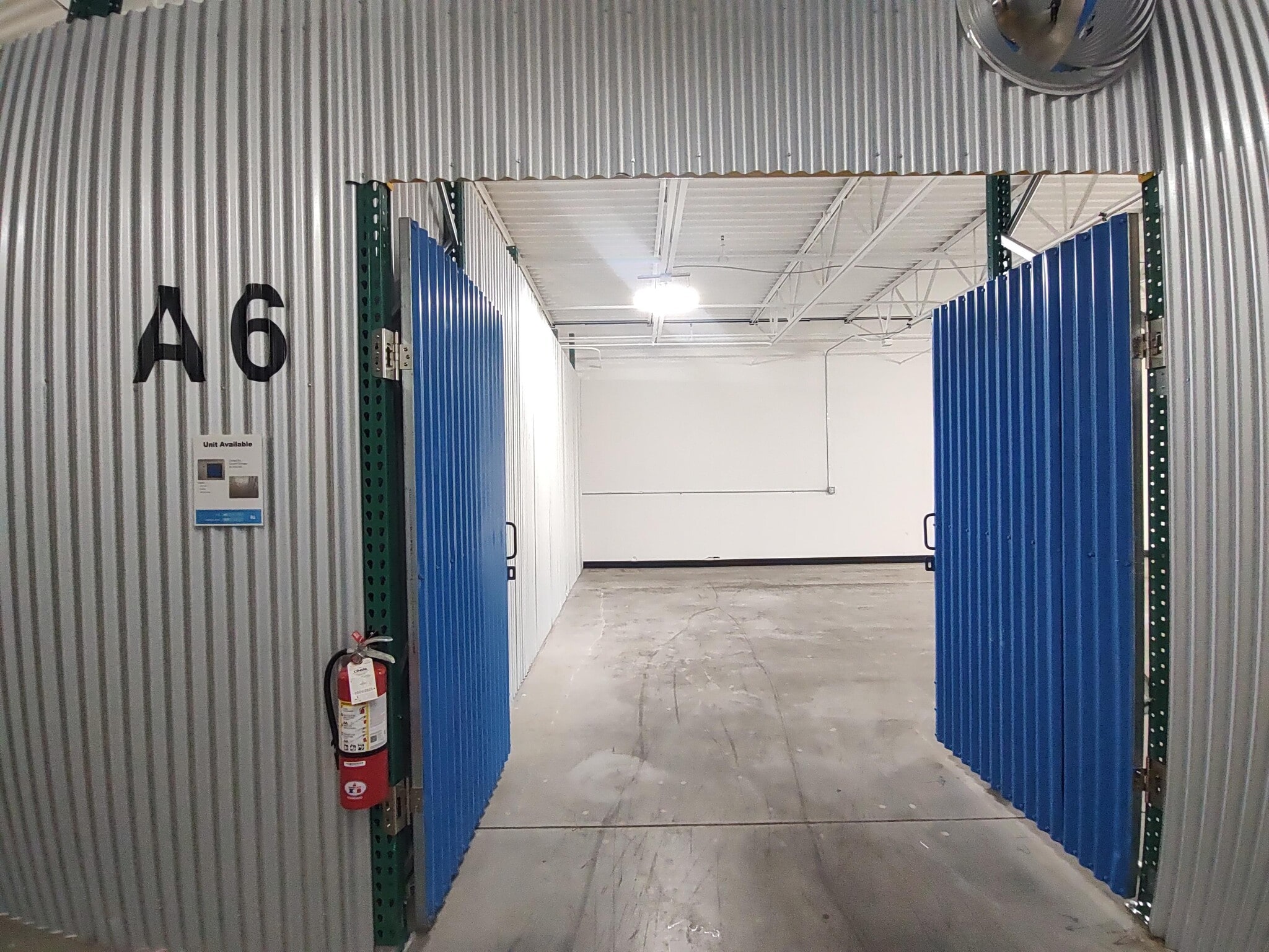 10949 E Peakview Ave, Englewood, CO to rent Interior Photo- Image 1 of 5