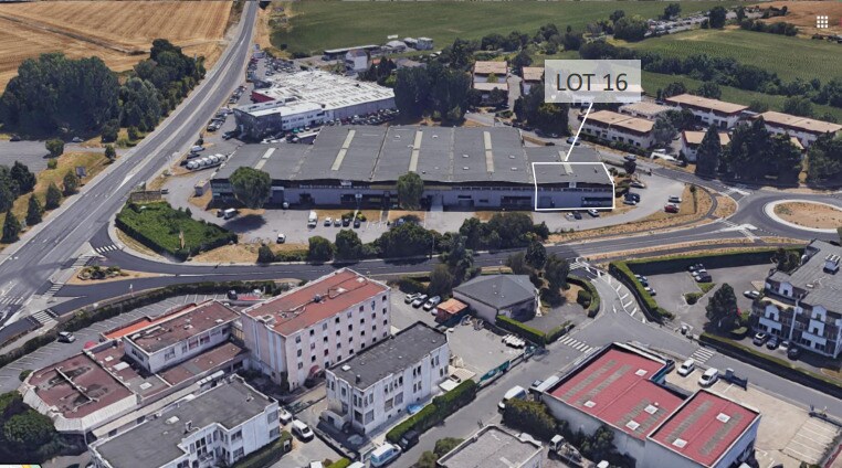 Light Industrial in Massy to rent - Aerial - Image 3 of 12