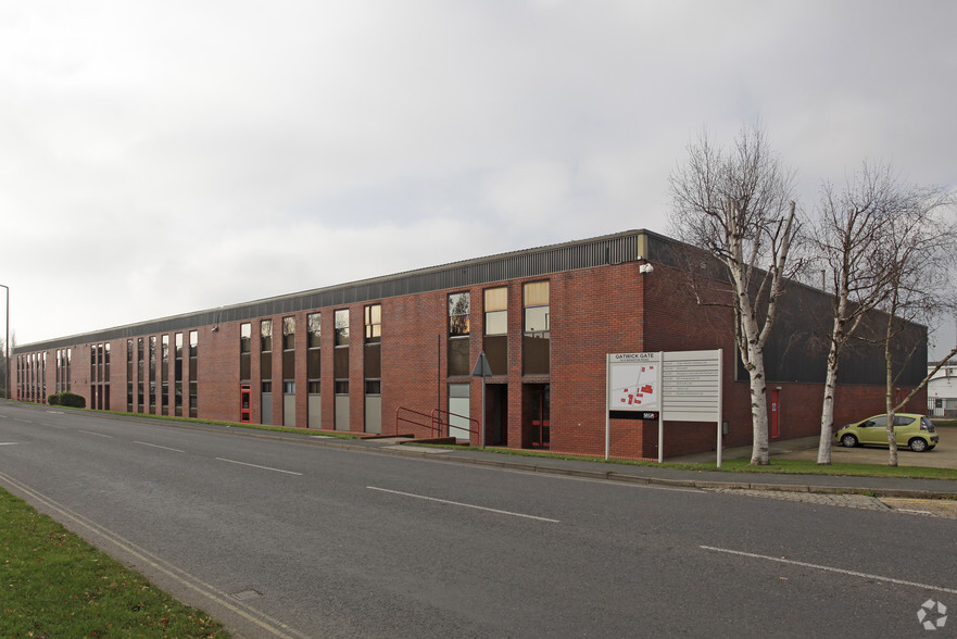 Old Brighton Rd, Lowfield Heath for rent - Building Photo - Image 2 of 6