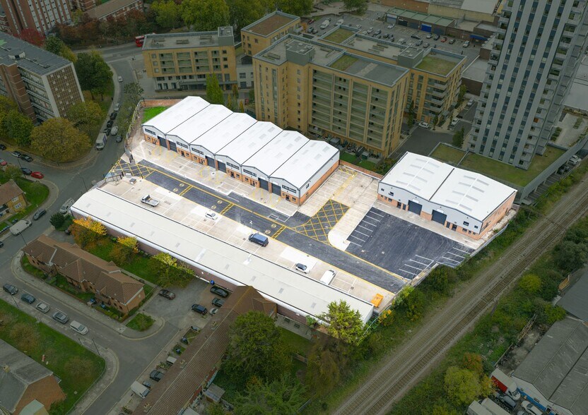 6 Langhedge Ln, London to rent - Aerial - Image 1 of 16