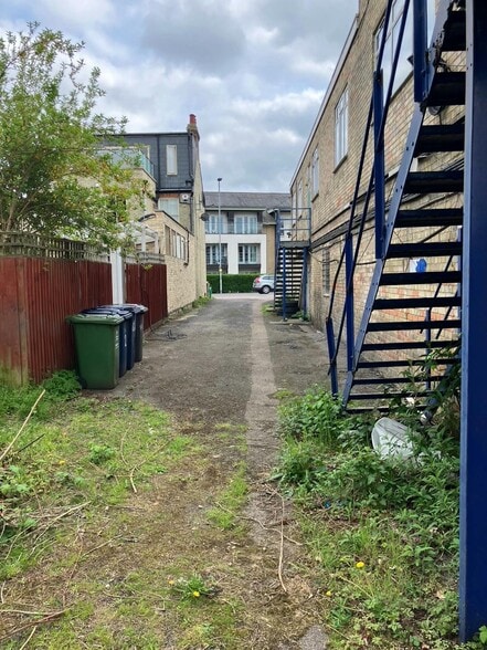 143 Histon Rd, Cambridge for sale - Building Photo - Image 2 of 5