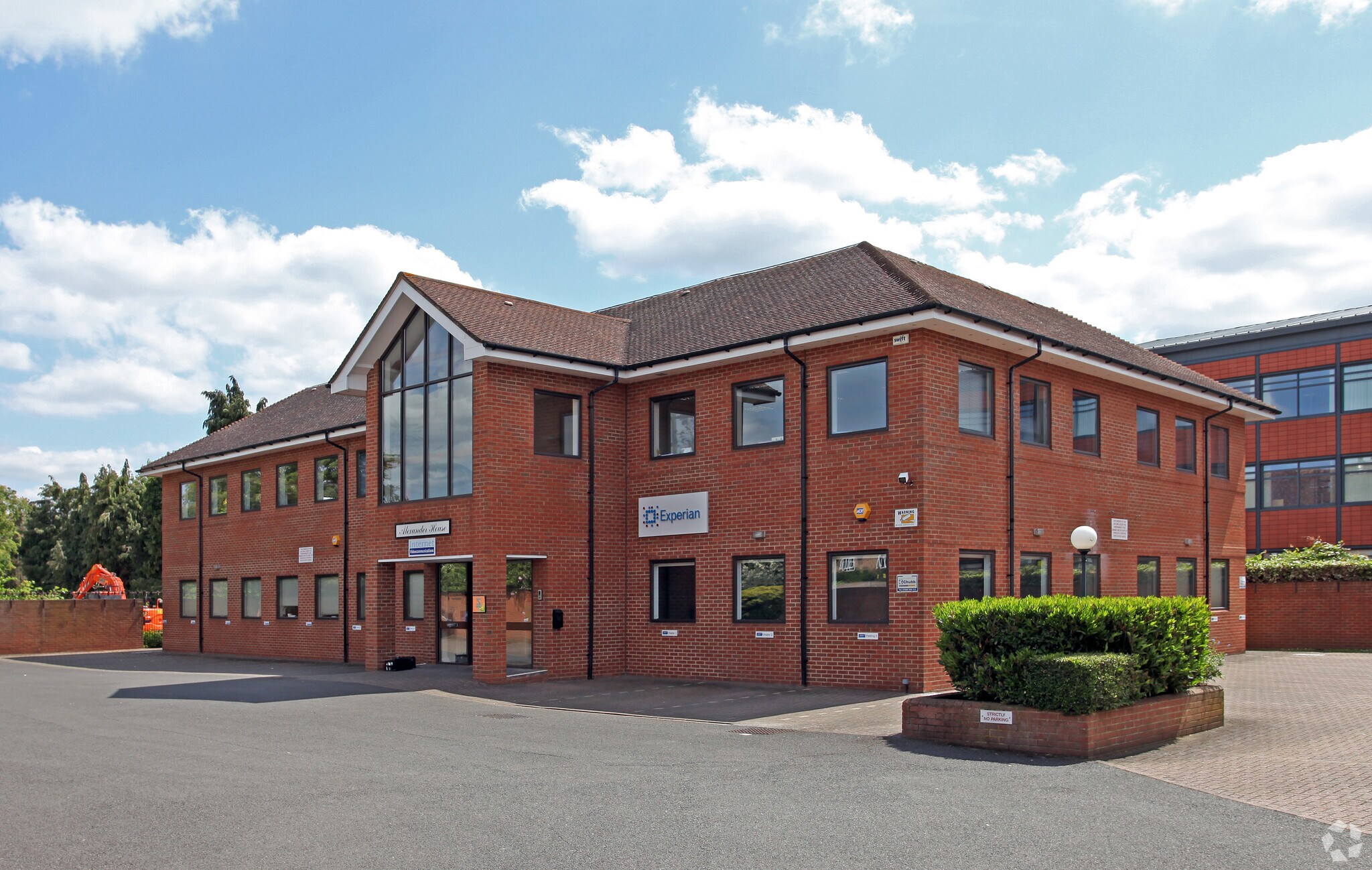 Dedmere Rd, Marlow for sale Primary Photo- Image 1 of 1