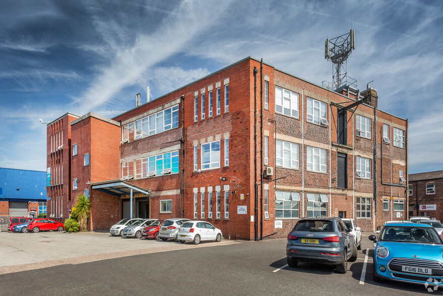 Atlantic St, Altrincham for rent - Primary Photo - Image 1 of 111