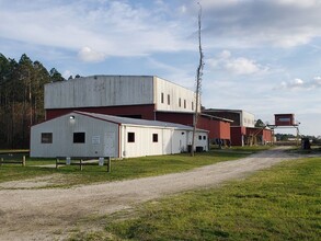 2969 Industrial Blvd, Waycross, GA for rent Primary Photo- Image 1 of 8