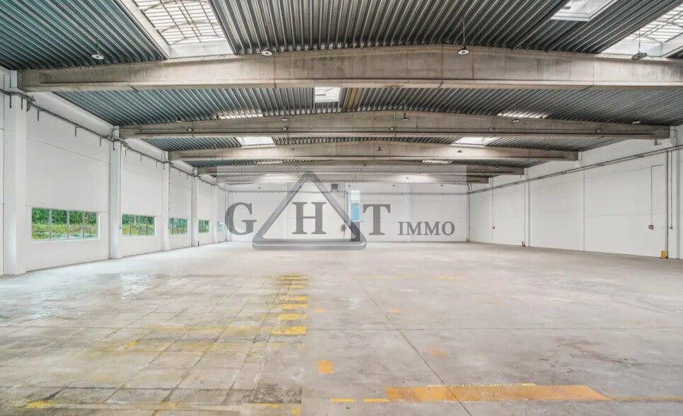 Industrial in Chilly-Mazarin to rent - Interior Photo - Image 2 of 7