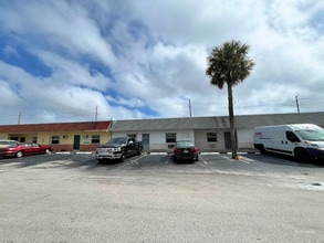 4700-4736 NE 12th Ave, Oakland Park, FL to rent Building Photo- Image 1 of 3