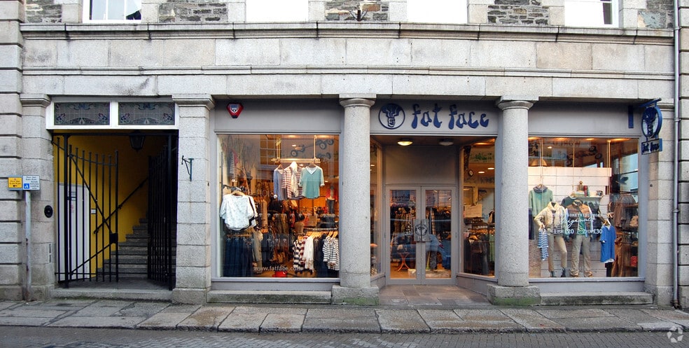 West St, Tavistock to rent - Building Photo - Image 2 of 5