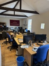 41 Portsmouth Rd, Cobham to rent Interior Photo- Image 2 of 5