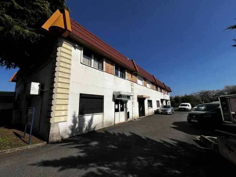 Light Industrial in Massy to rent - Building Photo - Image 3 of 20